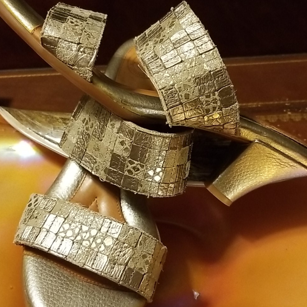 Shoes - Picture 2 of 2